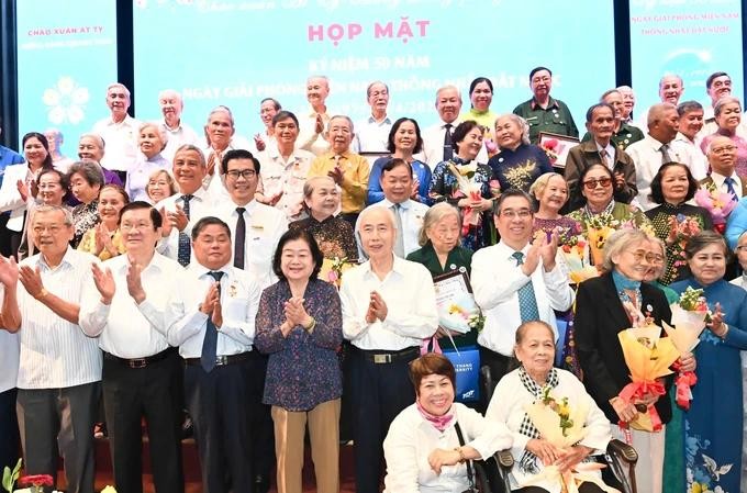 Delegates attend the gathering. cuutu7.jpg