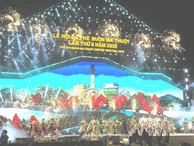 The 9th Buon Ma Thuot Coffee Festival 2025 opens in Buon Ma Thuot City on the evening of March 10. (Photo: SGGP) z6393996400686-1257317b143ea6032cbbe6ba27b42379-1852-7168.jpg