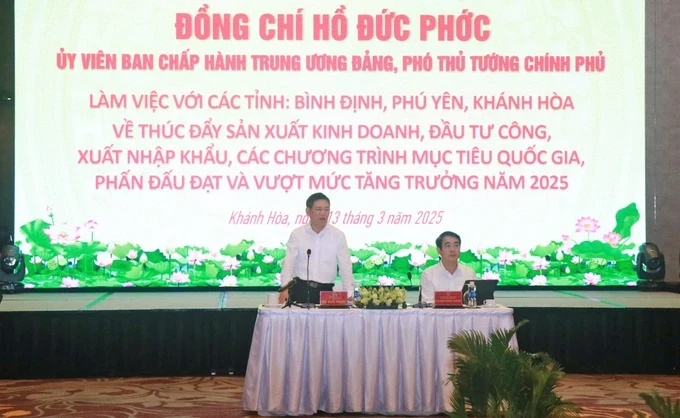 Deputy Prime Minister Ho Duc Phoc speaks at the working session with Khanh Hoa, Phu Yen, and Binh Dinh provinces on March 13. (Photo: SGGP) 11111-7085-651.jpg