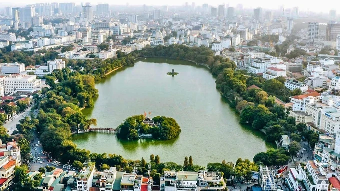 A bird view of Hoan Kiem Lake in Hanoi (Photo: SGGP) 55-6756-1590.jpg