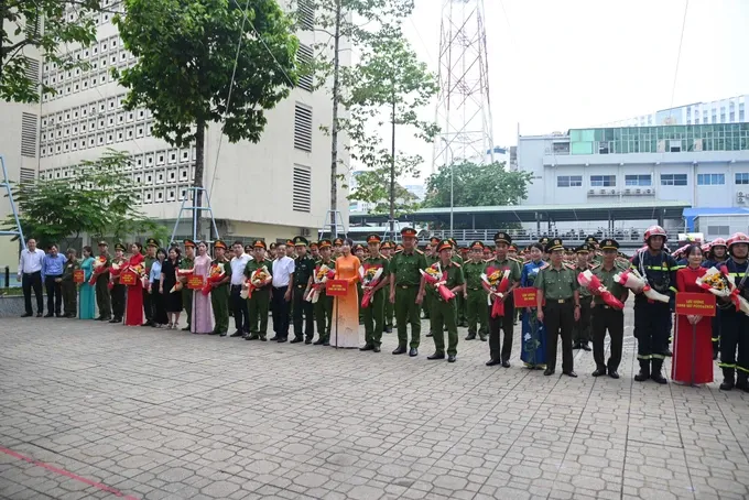 z6462197530713-5e63fe00c02aef5e4418b6e1fe8a2d21-9323-4529.jpg