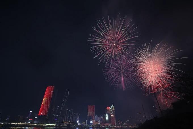 Fireworks illuminated the sky (Photo: SGGP) 3d 9.jpg