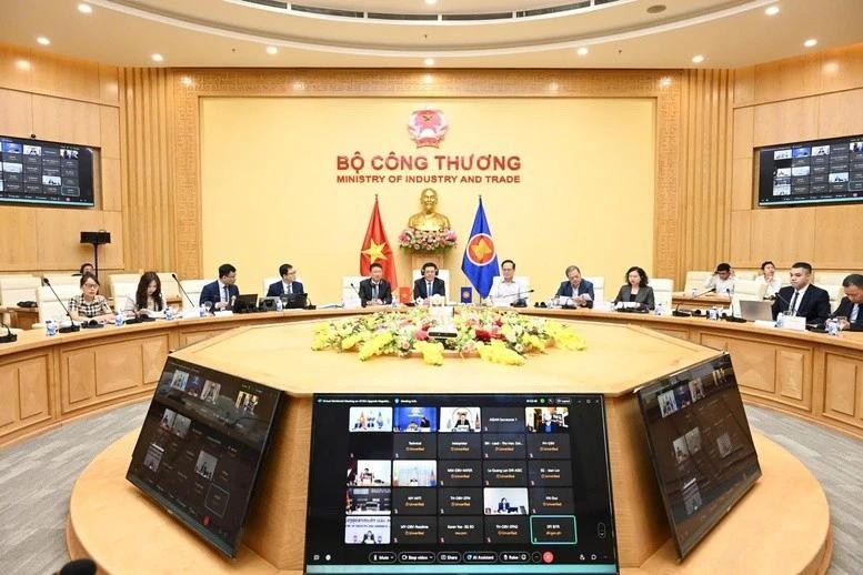 Vietnamese delegates join the second Special ASEAN Economic Ministers' Meeting on negotiations for upgrading the ASEAN Trade in Goods Agreement (ATIGA) on May 9. (Photo: VNA) vietnam.jpg