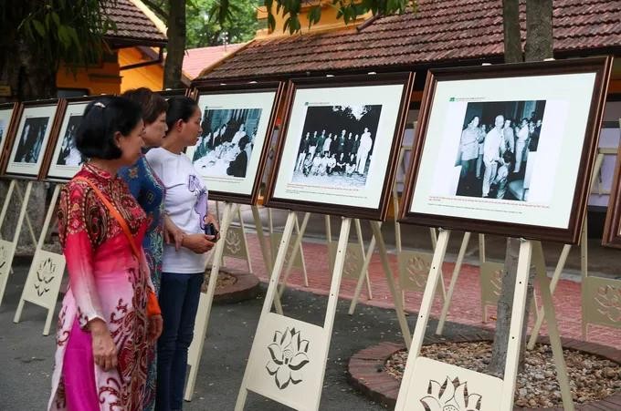A special collection of 135 archival photographs and artifacts of President Ho Chi Minh at the Presidential Palace, where he lived and worked for 15 years, from 1954 to 1969 is displayed. (Photo: SGGP) 2.jpg