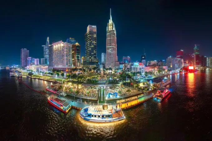 Urban areas along Saigon River in Ho Chi Minh City. (Photo: SGGP) 5a-954-6995.jpg