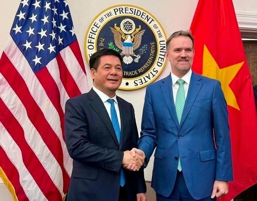 Minister of Industry and Trade Nguyen Hong Dien (left) and US Trade Representative Jamieson Greer at the second round of negotiation on a reciprocal trade agreement (Photo: VNA) negotiation.jpg