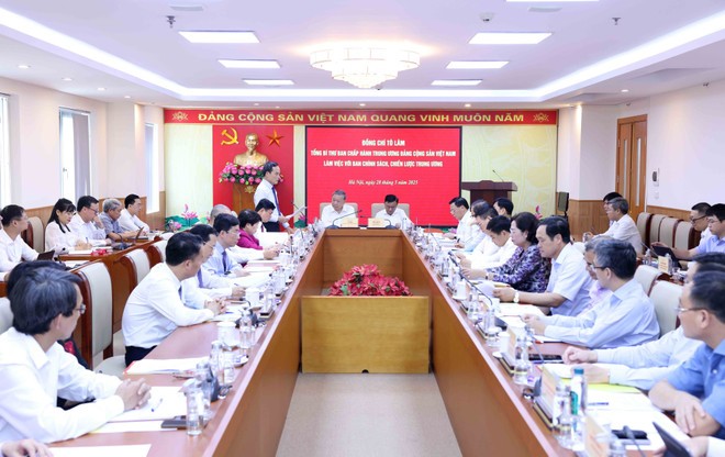 At the working session (Photo: VNA) to-lam-gold-market-vna.jpg