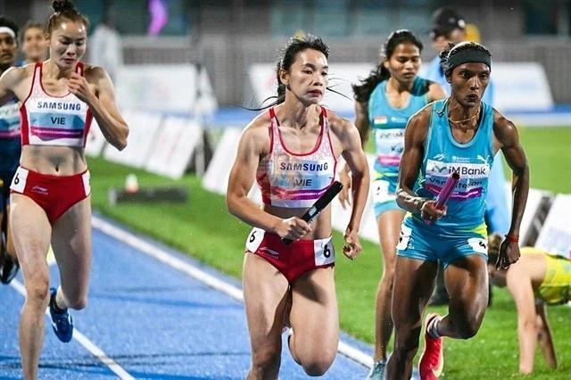 Hoang Thi Minh Hanh of Vietnam (C) during the last leg of the women's 4x400m at the ongoing Asian Athletics Championships on May 29 in Gumi, the Republic of Korea. (Photo courtesy of AAA) 427463-5178478976695170-image.jpg