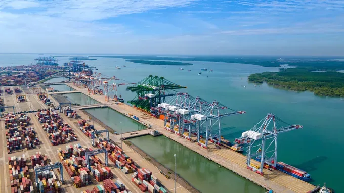 Cai Mep - Thi Vai deep-water seaport in Ba Ria - Vung Tau Province (Photo: SGGP) p5b_ynvw.jpg