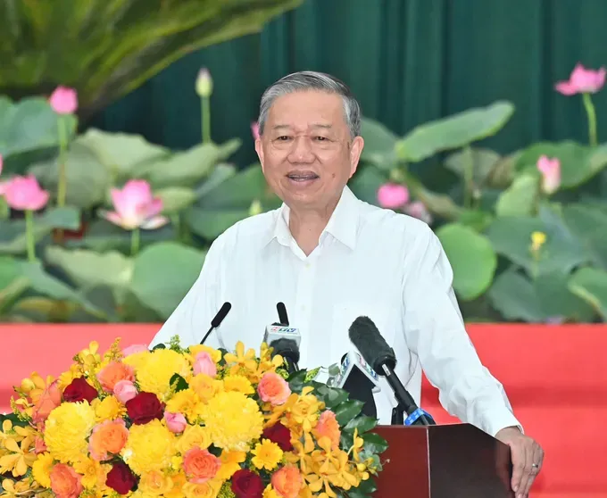 Party General Secretary To Lam addresses the working session. (Photo: VNA) 315d304d6a2edd70843f-6679-2556.jpg