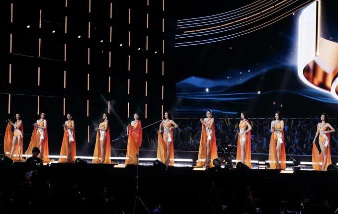 Top 10 at Miss Cosmo Vietnam 2025 anh-chup-man-hinh-2025-06-22-luc-000528-8641-6029.png