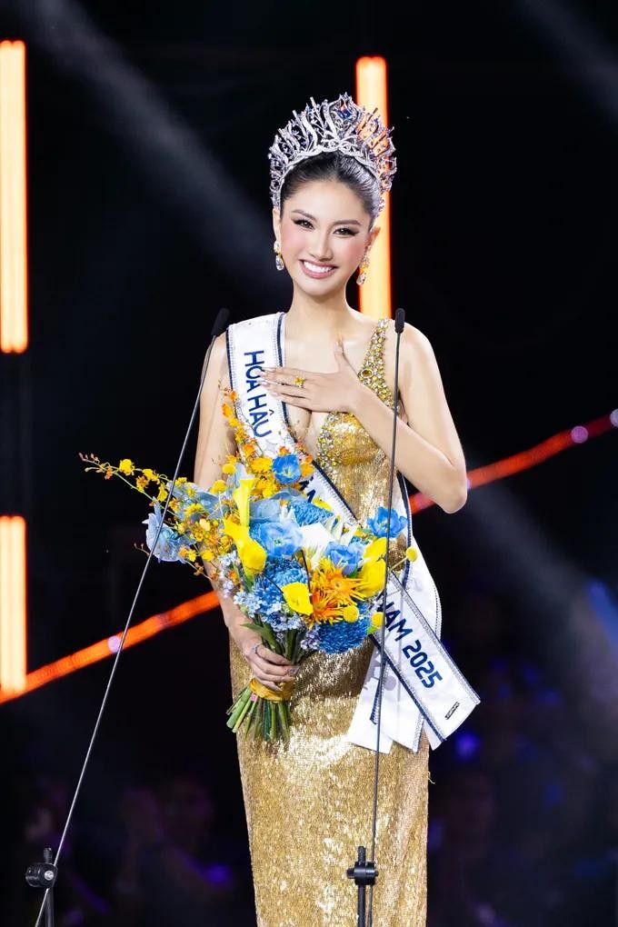 Miss Cosmo Vietnam 2025, Nguyen Hoang Phuong Linh hh1.jpg