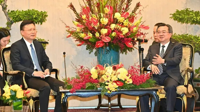 Standing Vice Secretary of the HCMC Party Committee, Nguyen Thanh Nghi, receives Vice Secretary of the Party Committee of China’s Guangzhou City, Chen Xiāngtán on July 2. (Photo: SGGP) z6763928806773-c4155fe7aa4dc7b386f3cd5dea9be086-3817-2666.jpg