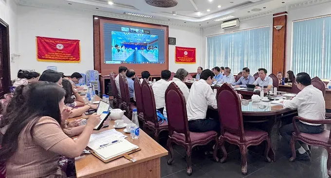 The conference was held in a hybrid format, with virtual participants and in-person attendees from Saigon, Binh Duong, and Ba Ria wards. (Photo: SGGP) 3-7-so-vh-tt-tphcm-1492-6505.jpg