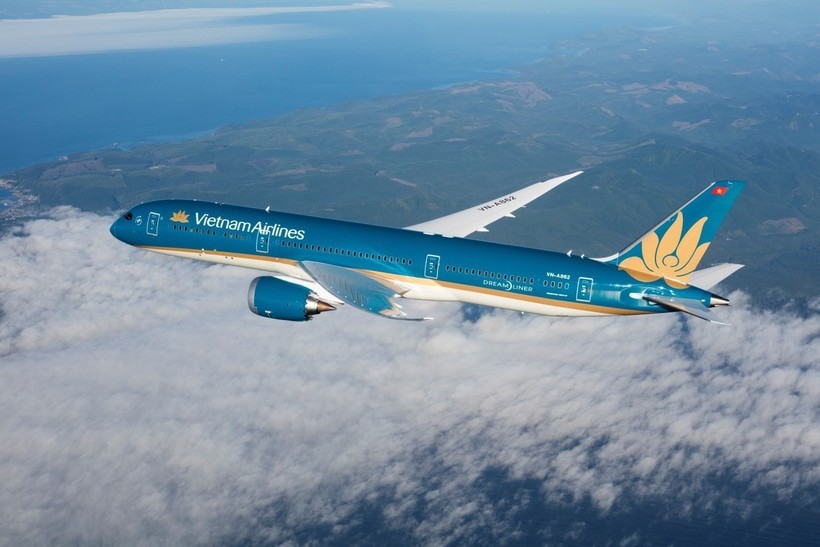 Vietnam Airlines JSC (HVN) receives approval from the State Securities Commission of Vietnam to issue 900 million shares at VND10,000 a piece. (Photo: VNA) may-bay-vietnam-airlines-01022025.jpg