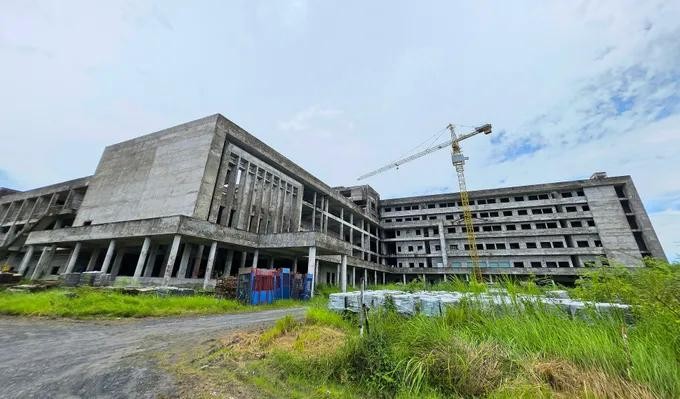 Can Tho Oncology Hospital project remains unfinished. BV.jpg