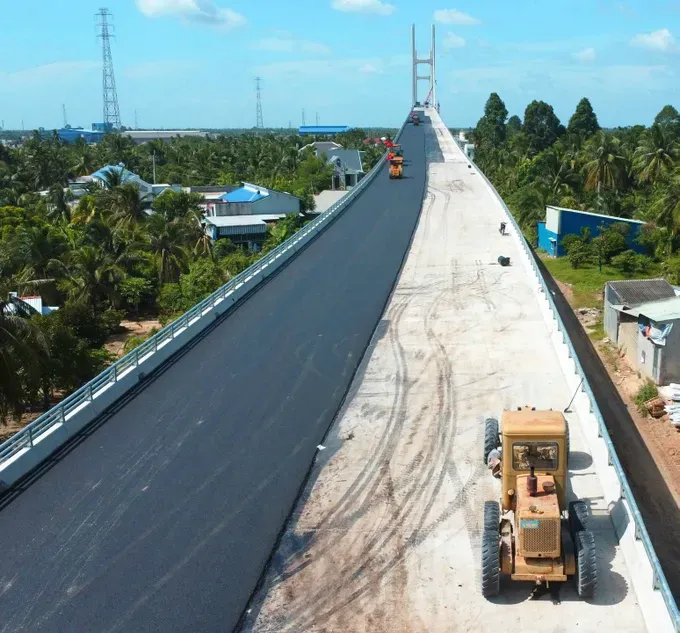 Rach Mieu 2 Bridge project is an important transportation infrastructure initiative connecting the provinces of Dong Thap and Vinh Long in the Mekong Delta region. (Photo: SGGP) z6796645946703-39a1f698ae910236bf3fe5be2df395a4-9398-8737.jpg
