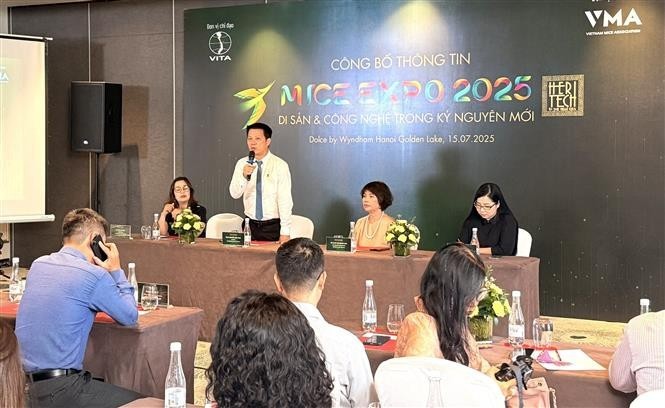 Nguyen Duc Anh, Chairman of the Vietnam MICE Tourism Club, speaks at the briefing. (Photo: VNA) vna-potal-di-san-va-cong-nghe-e28093-dong-luc-phat-trien-du-lich-mice-trong-ky-nguyen-moi-8150022.jpg