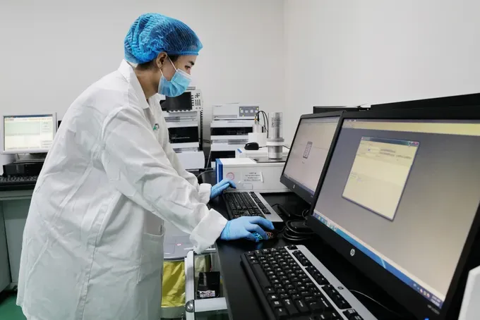 Scientists, university professors, and researchers affiliated with academic institutions are among those eligible for special visa exemptions. (Photo: SGGP) nha-khoa-hoc-9964-6774.jpg