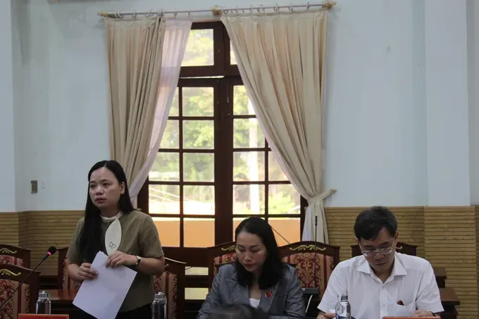 A representative of the working delegation speaks at the working session. img-0426-4362-1455.jpg