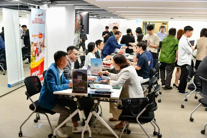 Vietnam and South Korea travel businesses seek to deepen tourism cooperation. 7d6ac997-1818-4012-b4ac-0f2a3cb57d3e-491-677.jpg