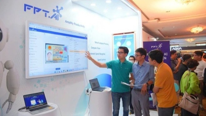 Customers experience FPT Corporation's AI technology. (Photo: FPT Corporation) ai-technology.jpg