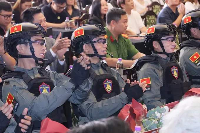 gen-h-chien-si-qua-cam-6-8548-3877.jpg