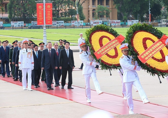 Party and State leaders lay wreaths and pay tribute to President Ho Chi Minh at his mausoleum on July 24, 2025. (Photo: VNA) party-state-leaders-pay-tribute-to-president-ho-chi-minh.jpg