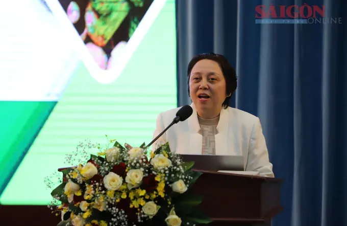 Director of the Ho Chi Minh City Department of Food Safety Pham Khanh Phong Lan speaks at the conference. (Photo: SGGP) img-2533-2894-2982.jpg