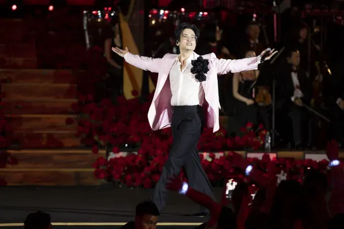 Singer Ha Anh Tuan’s concert themed Sketch a Rose on October 18 will mark the first time a Vietnamese music event takes place at the Dolby Theater, USA. af1i3666-5767-2602.jpg