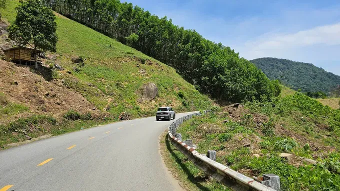 National Highway 24's section through Violak Pass (Photo: SGGP) ddse-5918-5123.jpeg
