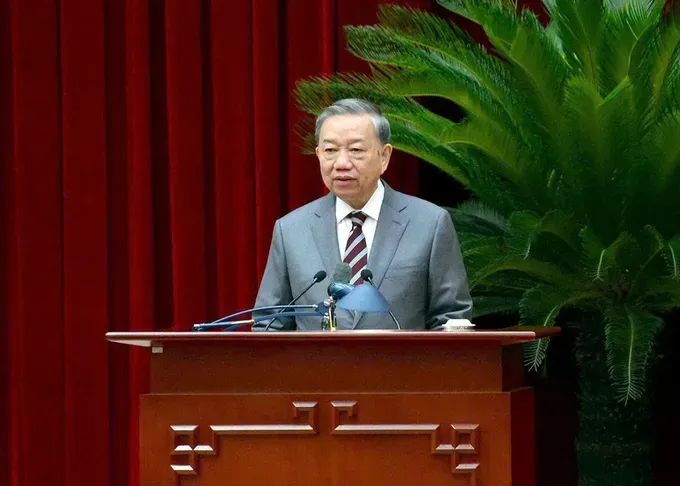 Party General Secretary To Lam speaks at the meeting. (Photo: SGGP) tbt-gap-mat-tri-thuc-2-5543-737.jpg