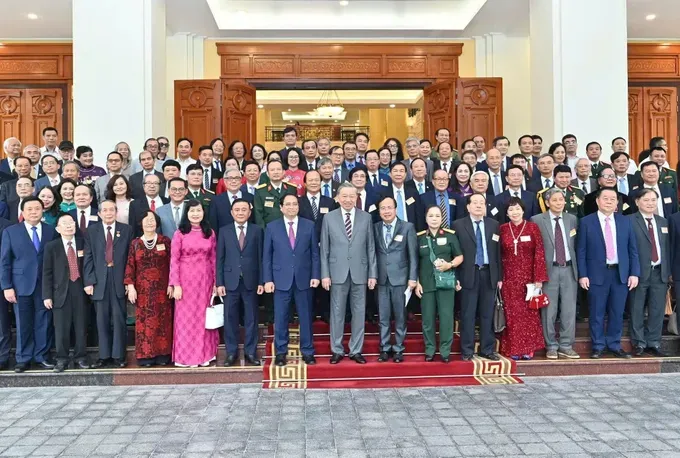 Delegates at the gathering (Photo: SGGP) tbt-gap-mat-tri-thuc-3-4044-8912.jpg