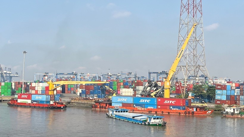 Vietnam posts trade surplus of US$10.18 billion in the first seven months of 2025. (Photo: VNA) trade.jpg