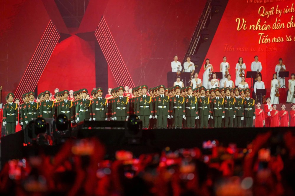 The program welcomes the presence of officers from the Vietnam People’s Army who took part in the Victory Day parade on Moscow's Red Square on May 9, commemorating the 80th anniversary of the triumph in the Great Patriotic War. 31.jpg