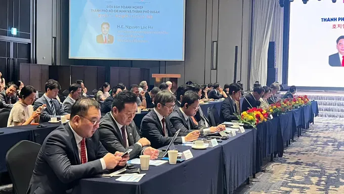 The Ho Chi Minh City – Busan Business Forum attracts hundreds of Vietnamese and Korean enterprises to explore bilateral investment opportunities. (Photo: SGGP) z6902551313165-ebd5be4d3ac9d54fd5afad97cb56f61c-4941-6923.jpg