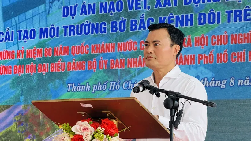 Vice Chairman of the Ho Chi Minh City People’s Committee, Bui Xuan Cuong, speaks at the ceremony. (Photo: SGGP) ccf8b6c2bbcd33936adc-9292-1848.jpg