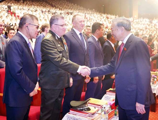 Party General Secretary To Lam and delegates at the ceremony. (Photo: VNA) to-lam-2.jpg