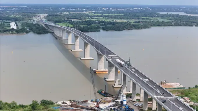 Nhon Trach Bridge, which links Ho Chi Minh City and Dong Nai and forms part of Component Project 1A of HCMC's Ring Road 3. (Photo: SGGP) vd3c-5337-3727.jpg