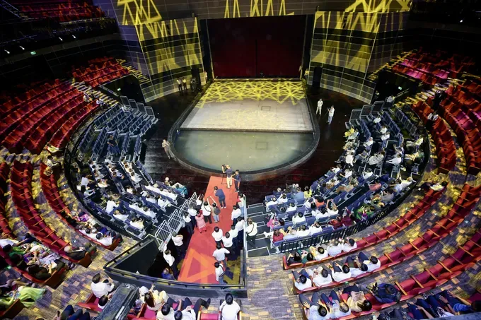 The main stage of the Phu Tho Multi-Purpose Circus and Performance Theater is modern and highly versatile, fully equipped to accommodate a wide range of artistic performances. (Photo: SGGP) z6921928277014-f1ca453f401c2199e78155fbd4d2a0bb-9290-6280.jpg