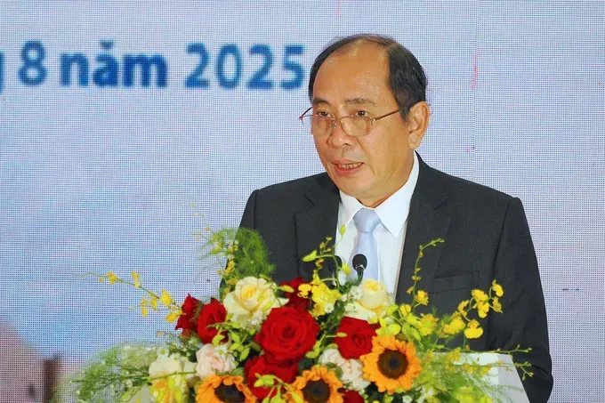 Associate Professor Dr. Tang Chi Thuong, Director of the Ho Chi Minh City Department of Health, speaks at the ceremony. (Photo: SGGP) 1-6749-2327.jpg