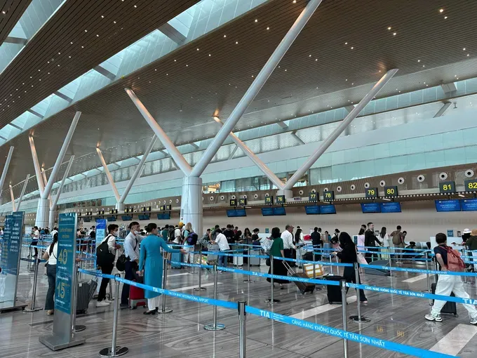 Terminal T3 at Tan Son Nhat International Airport. (Photo: SGGP) t3b-9423-875.jpg