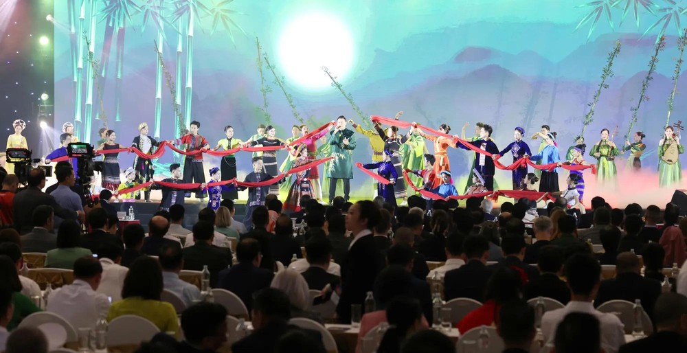 An art performance at the opening ceremony (Photo: SGGP) 3.jpg