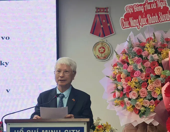 President of the Vietnam-Slovakia Friendship Association (VSFA) in Ho Chi Minh City, Bui Quang Hai, speaks at the meeting. (Photo: SGGP) viet-nam-8103-2369.jpg