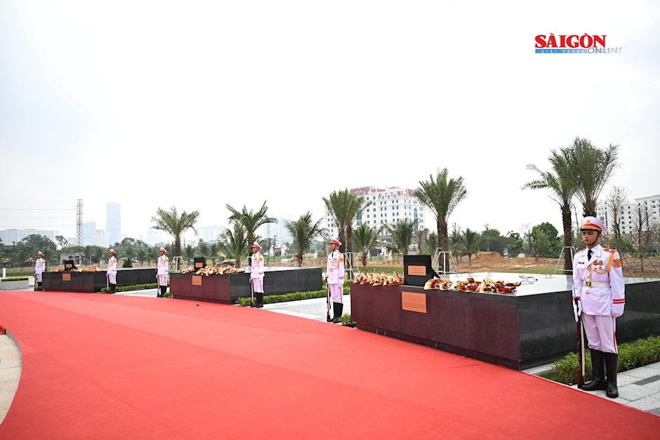 The statue clusters representing China, Laos, and Cambodia are expected to be finished by December 22. 29-08-2025HuuNghi_04.jpg