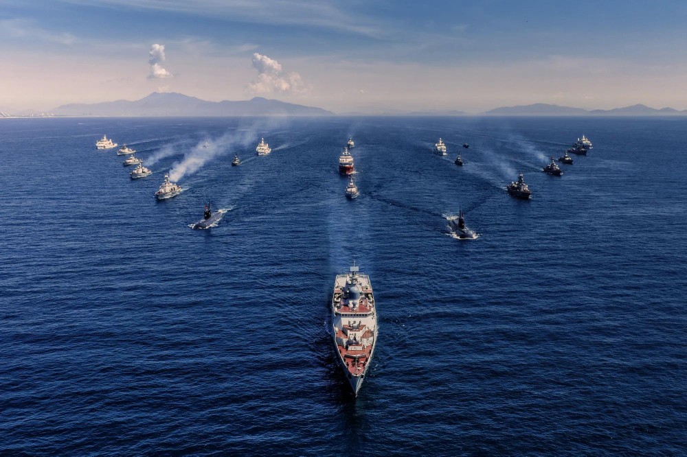 On September 2, the Vietnam People's Navy conducted a naval parade off the coast of Cam Ranh in Khanh Hoa Province, with the participation of the Vietnam People's Navy, Vietnam Coast Guard, Border Guard Command,and Standing Maritime Militia Squadron. naval.jpg
