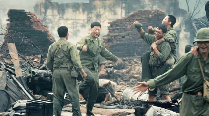 A scene in the film “Mua do” (Red Rain) screenshot-37-9663-3215.png