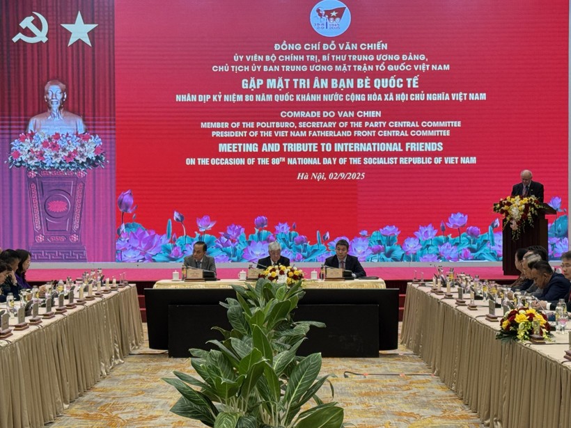 The meeting with international friends held in Hanoi on September 2 (Photo: VNA) international-friends.jpg