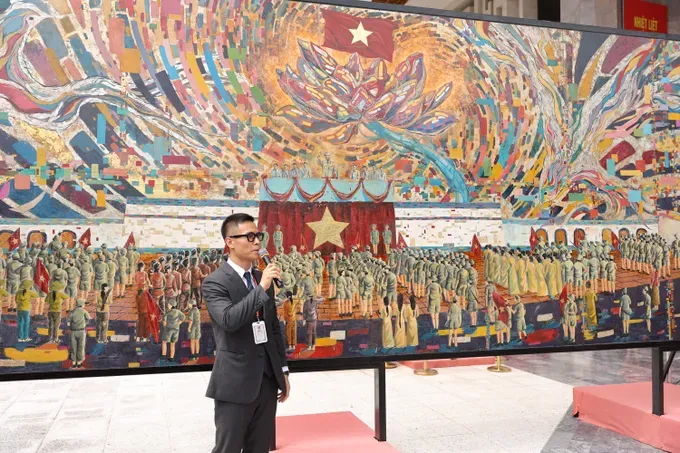 Artist Chu Nhat Quang and his artwork 065a9396-3359-6571.jpg