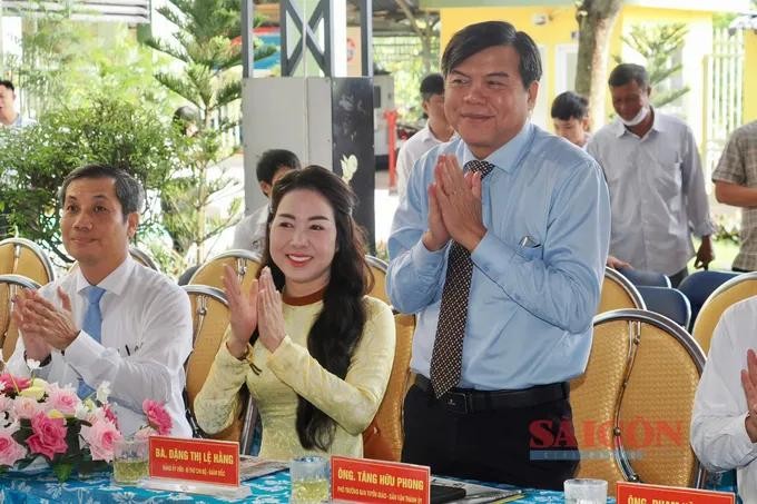 Deputy Head of the Propaganda and Mass Mobilization Commission of the city, Tang Huu Phong attends the opening ceremony of the new 2025-2026 academic year at Binh Chanh Inclusive Education Development Support Center. 14.jpg
